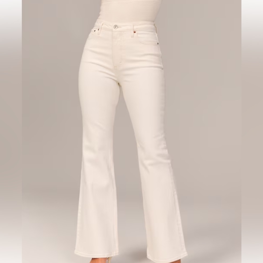 NWT White High Rise Vintage Flare Jeans (curve love)